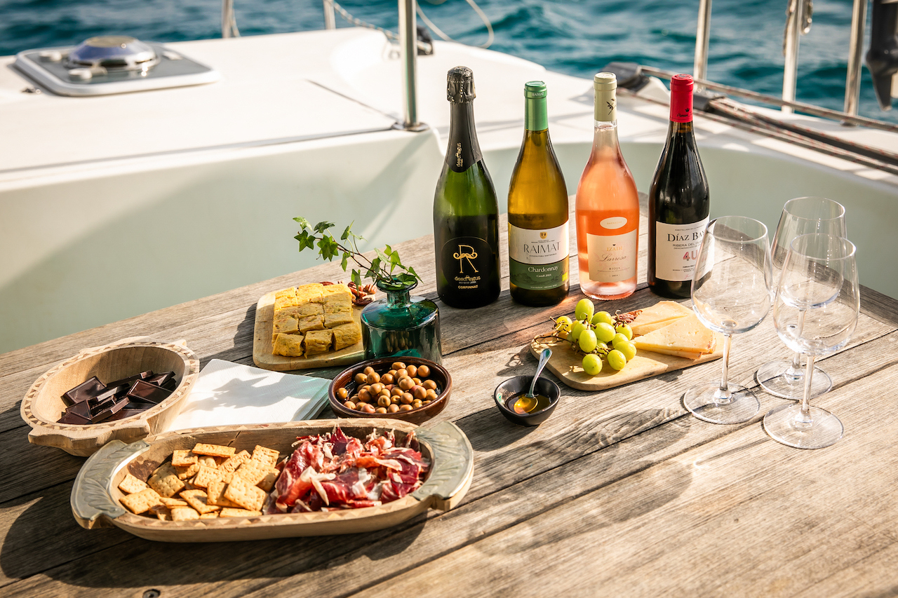 Barcelona Small Group Catamaran & Tasting