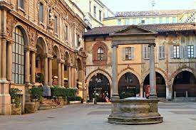 Piazza dei Mercanti