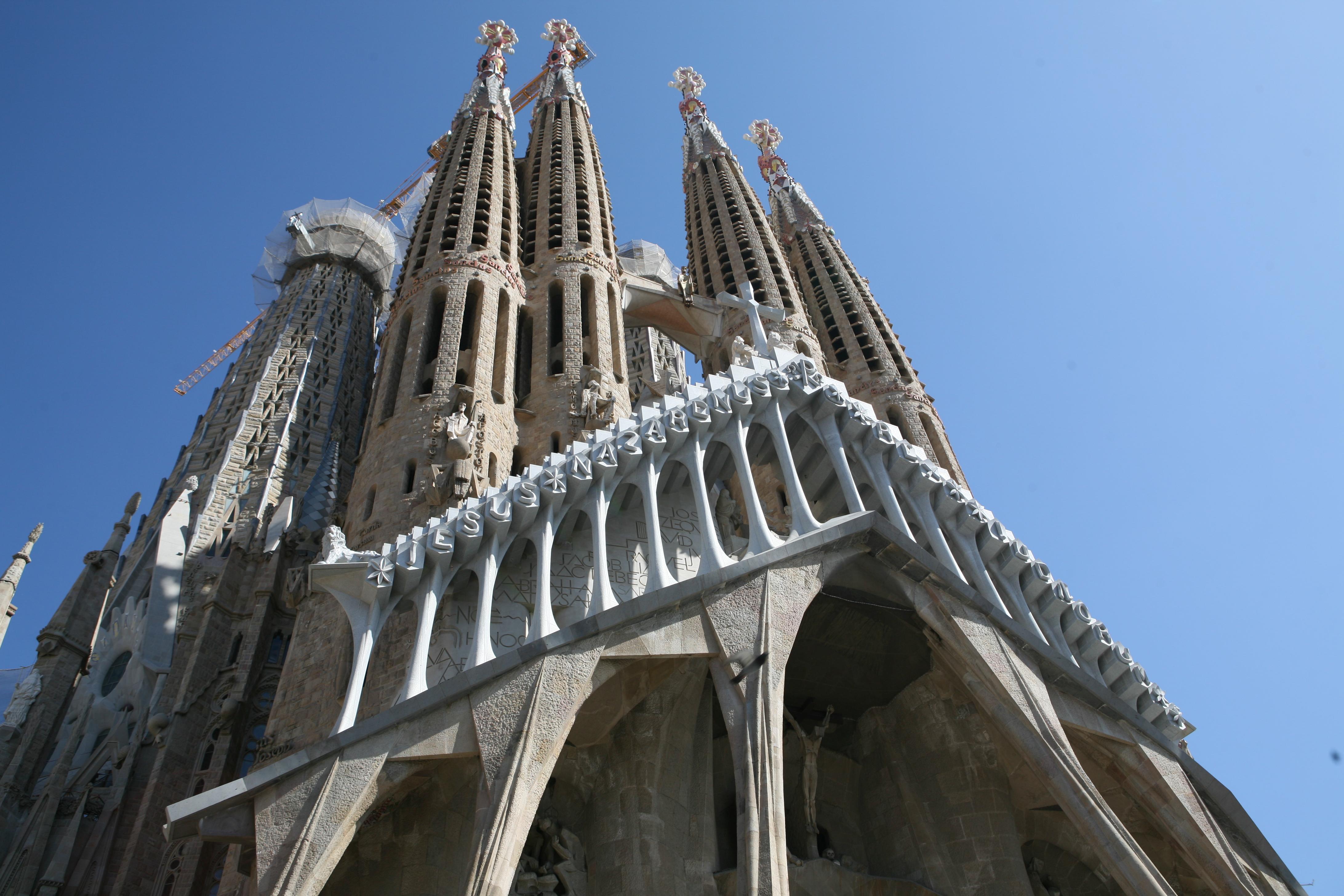 <p>The Sagrada Familia will reopen on July 4th in phases in "tribute to Barcelona".</p>