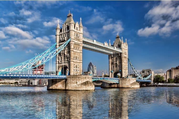 Pont de la Tour (Tower Bridge)