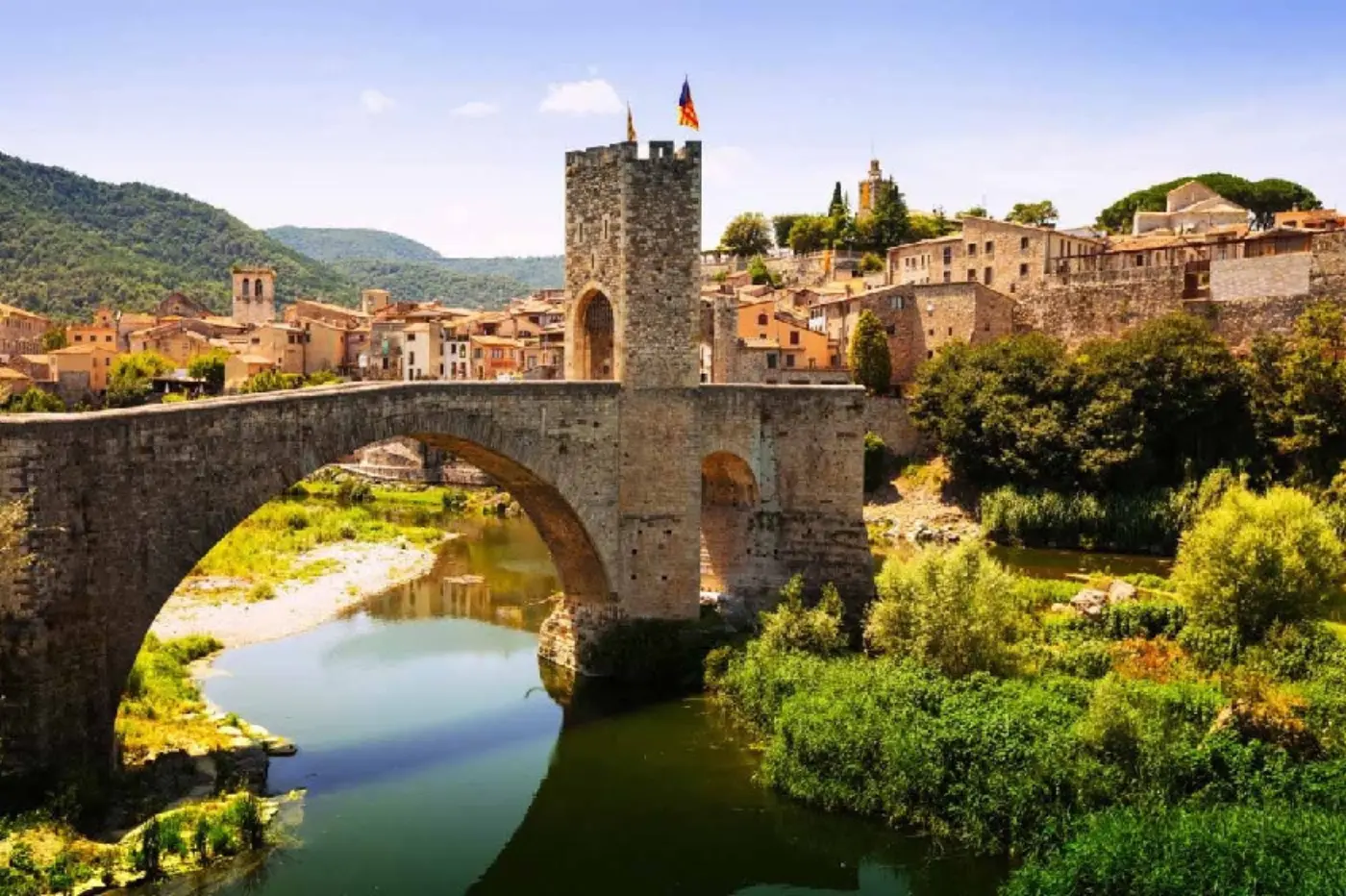 Privé Dagtocht naar Middeleeuwse Dorpen in Catalonië + Lunch in een Boerderij