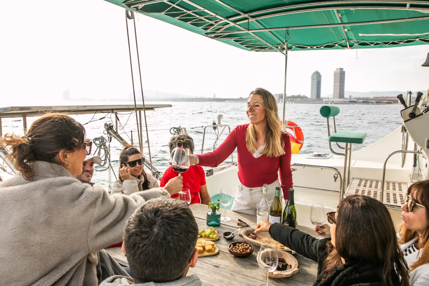 Dégustation de Vins Premium et Tapas en un Catamaran - Petit Groupe — photo 5
