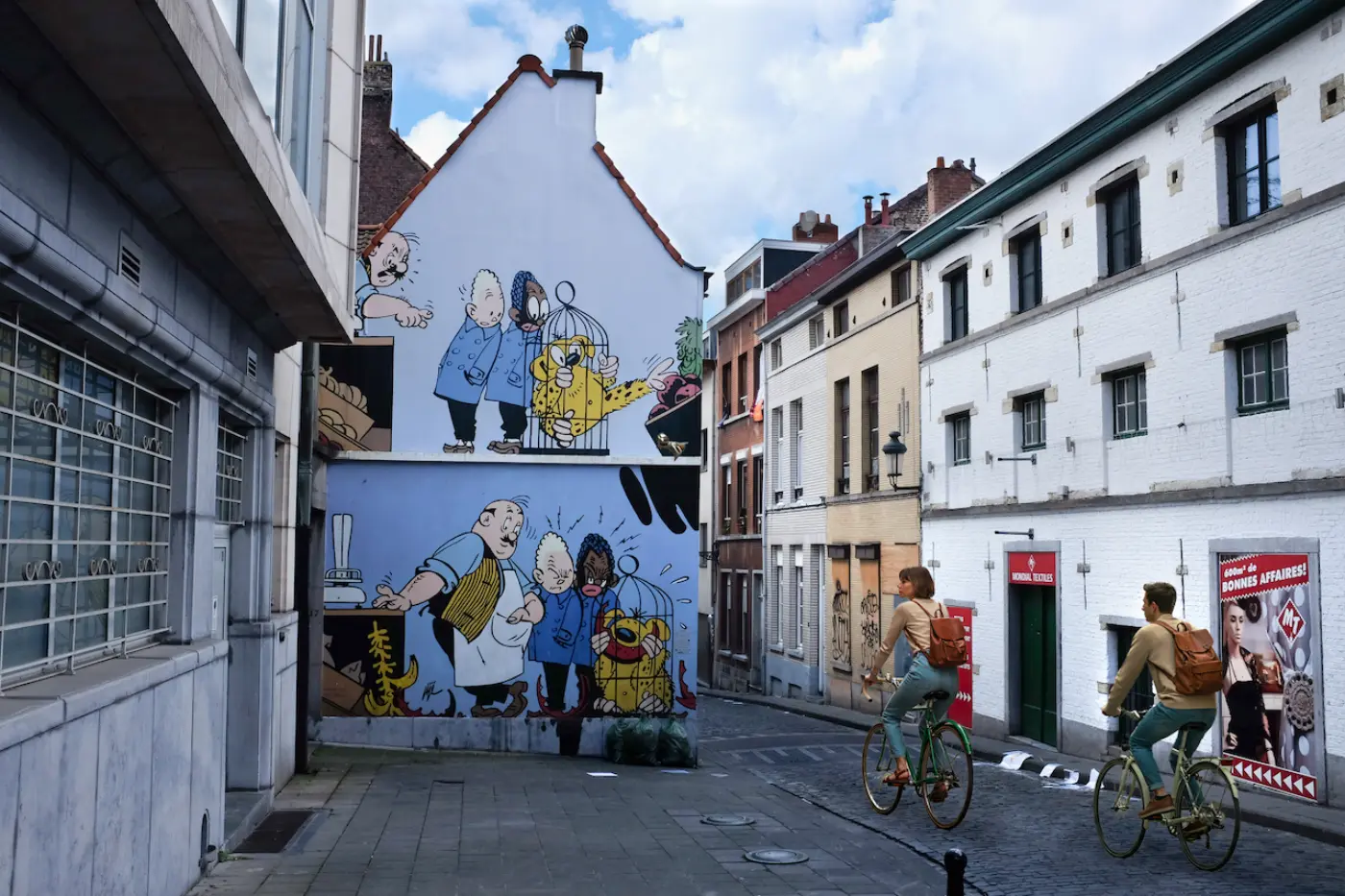 Brussels Private Bike Tour: Highlights, Parks &amp; Drinks — photo 3