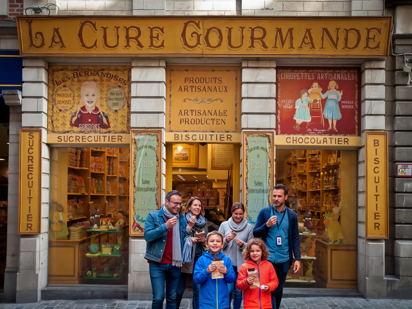 Brussels Private Food Tour: Waffles, Fries, Beer &amp; Local History — photo 2