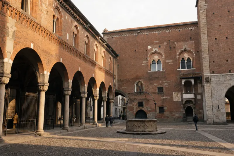 Piazza Mercanti, Milano