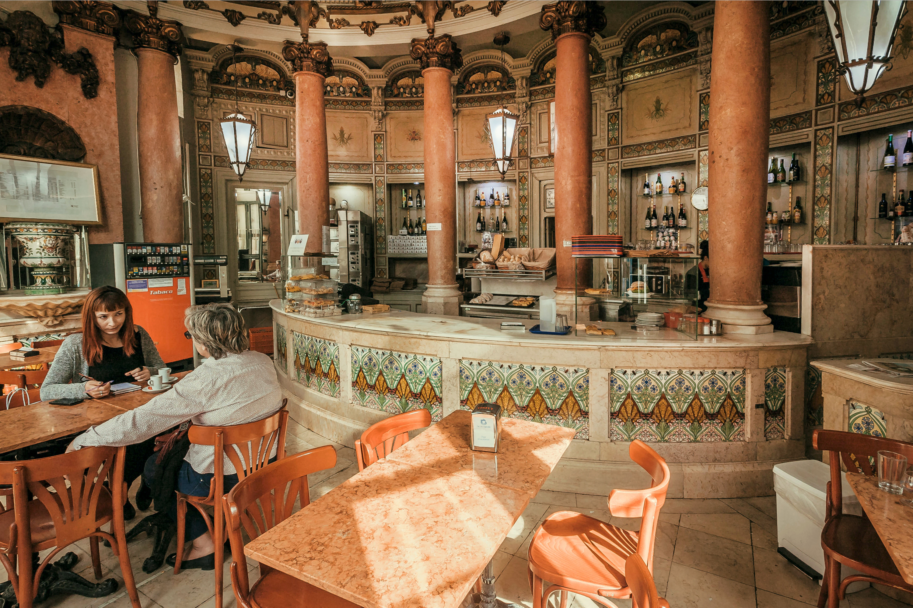 4- Have a hot coffee, with its traditional pastry.