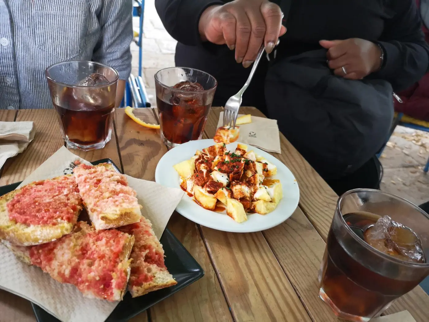 Experience Tapas & Wine in a private walking tour — photo 4