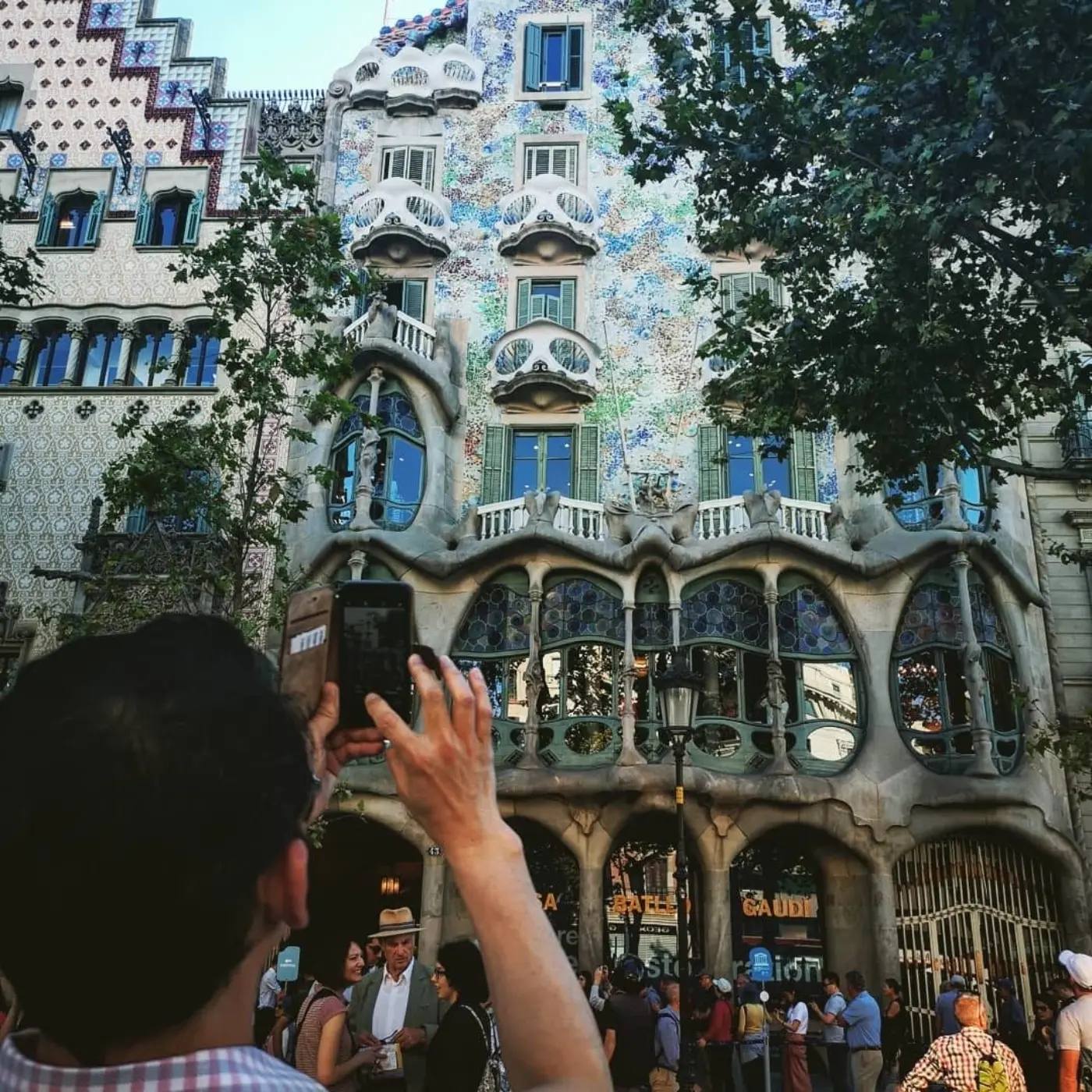 Prive Tour Gaudi's huizen, Casa Milá, casa viçens -- overslaan van de lijntickets — photo 2