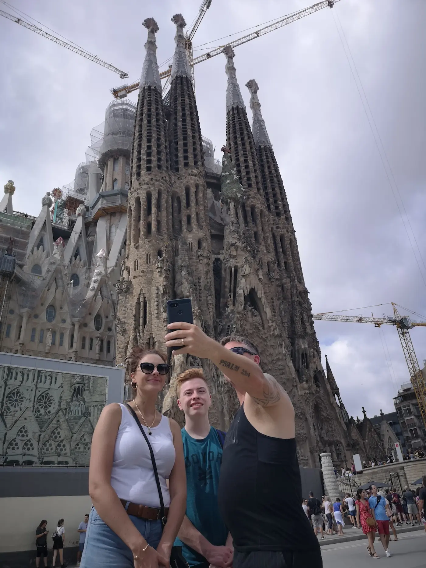 Gita di un giorno a Barcellona e Montserrat con visita guidata alla Sagrada Familia — photo 5