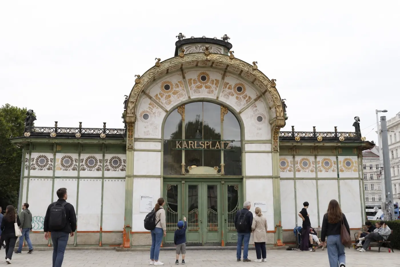 Vienna Art Nouveau Private Tour with Secession Tickets and Klimt