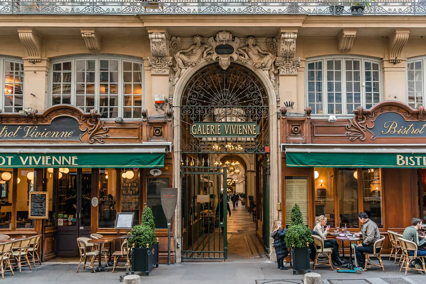 Paris like a local - Private Tour of the most Authentic Quarters — photo 4