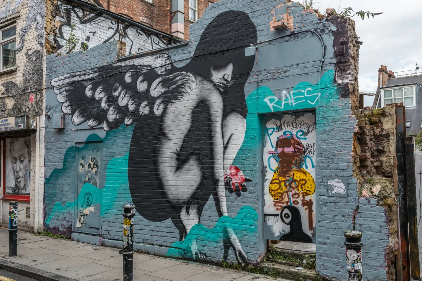 London Unexpected Private Tour - Markets, Street Art & Camden Town — photo 4